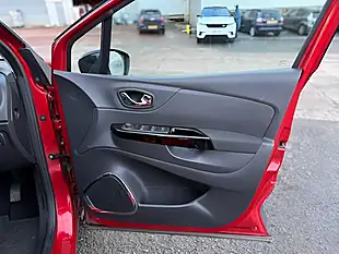 Used 2016 Renault Captur Dynamique Nav Red - Interior and Exterior details 17