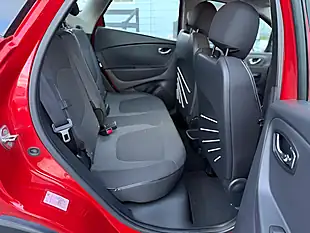 Used 2016 Renault Captur Dynamique Nav Red - Interior and Exterior details 18