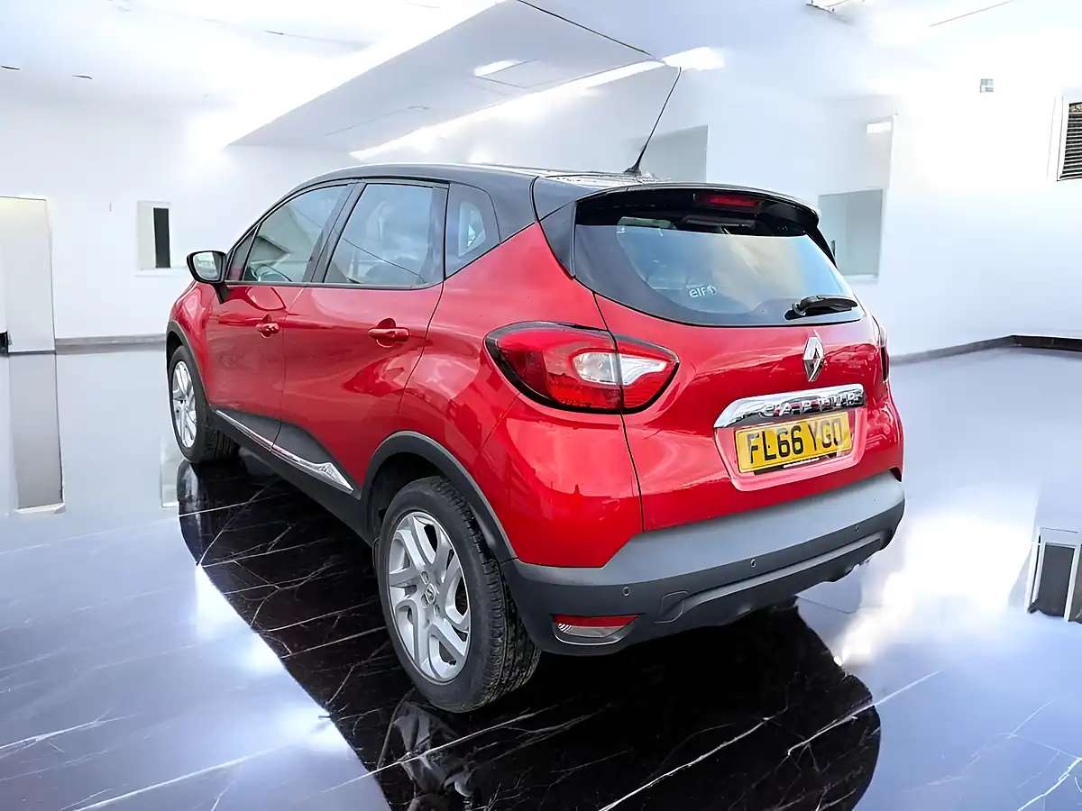 Used 2016 Renault Captur Dynamique Nav Red - Interior and Exterior details 2