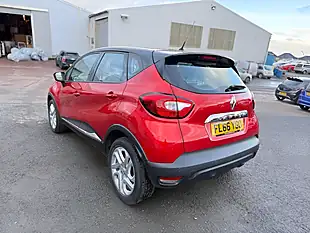 Used 2016 Renault Captur Dynamique Nav Red - Interior and Exterior details 7