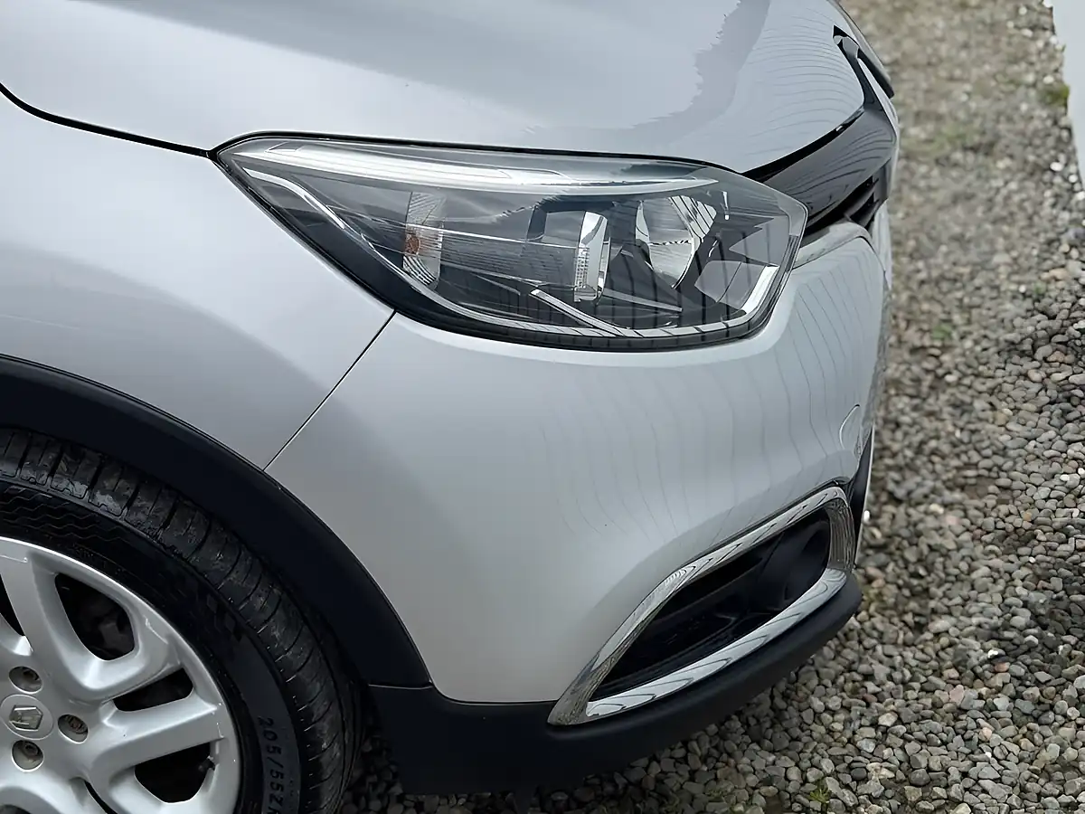 Used 2016 Renault Captur Dynamique Nav Silver - Interior and Exterior details 11