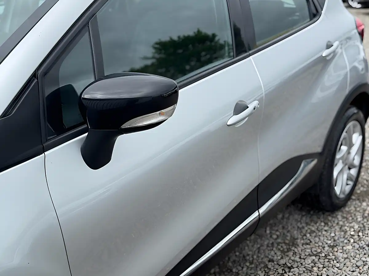 Used 2016 Renault Captur Dynamique Nav Silver - Interior and Exterior details 12