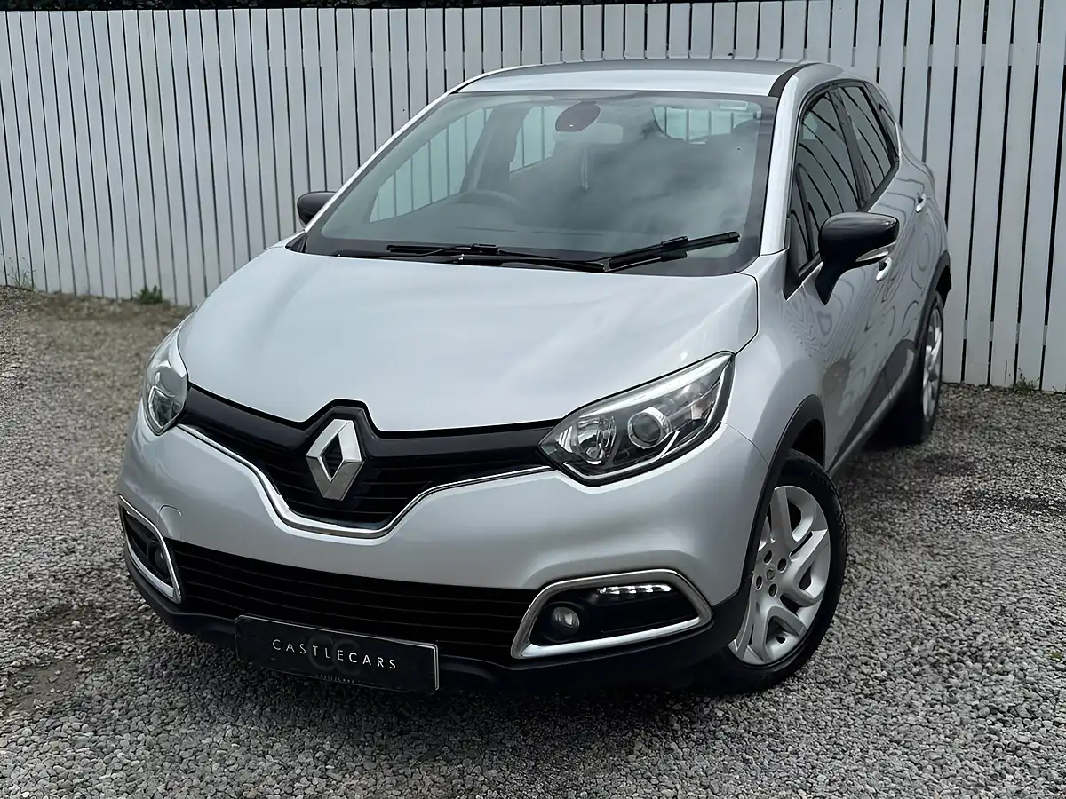 Used 2016 Renault Captur Dynamique Nav Silver - Interior and Exterior details 3