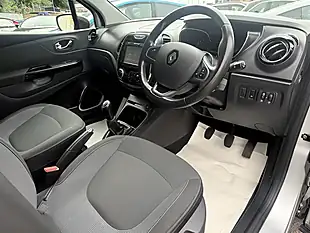 Used 2016 Renault Captur Dynamique Nav Silver - Interior and Exterior details 14