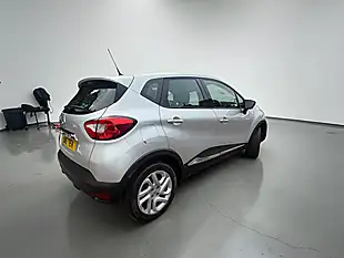 Used 2016 Renault Captur Dynamique Nav Silver - Interior and Exterior details 4