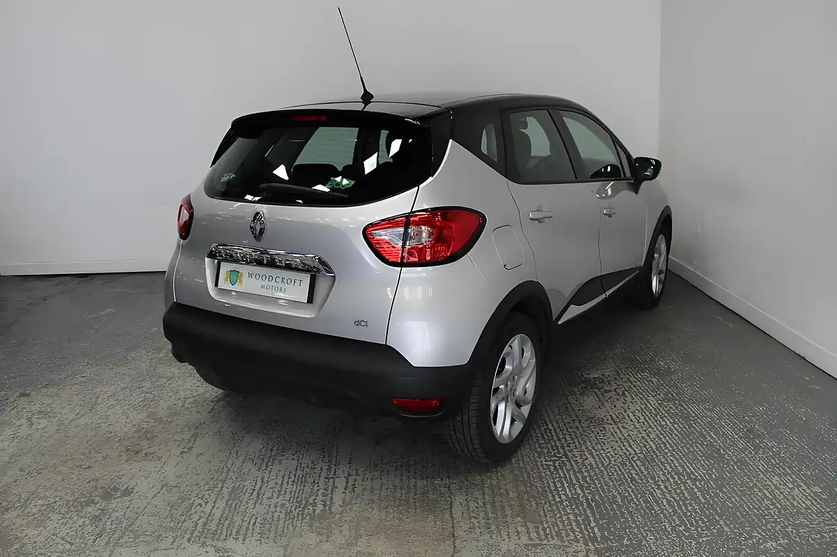 Used 2016 Renault Captur Dynamique Nav Silver - Interior and Exterior details 6