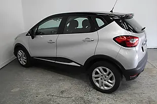 Used 2016 Renault Captur Dynamique Nav Silver - Interior and Exterior details 7