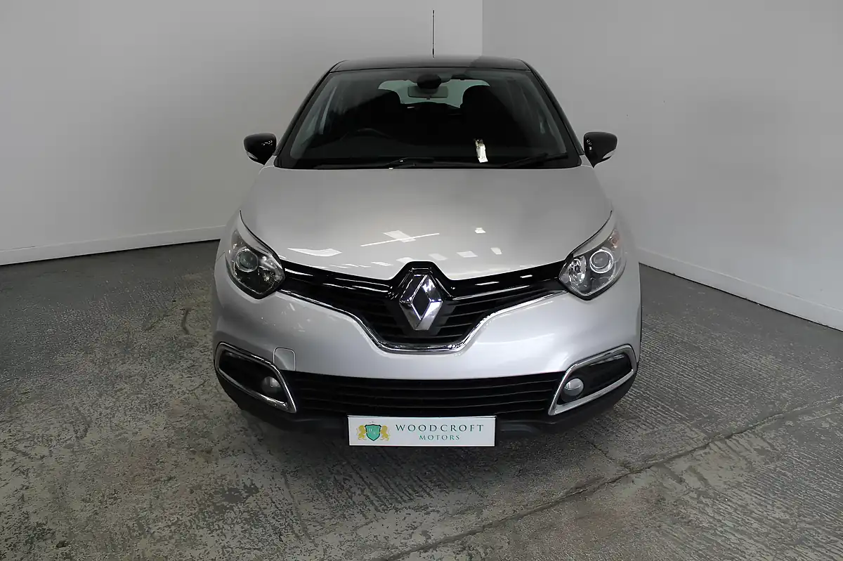 Used 2016 Renault Captur Dynamique Nav Silver - Interior and Exterior details 9