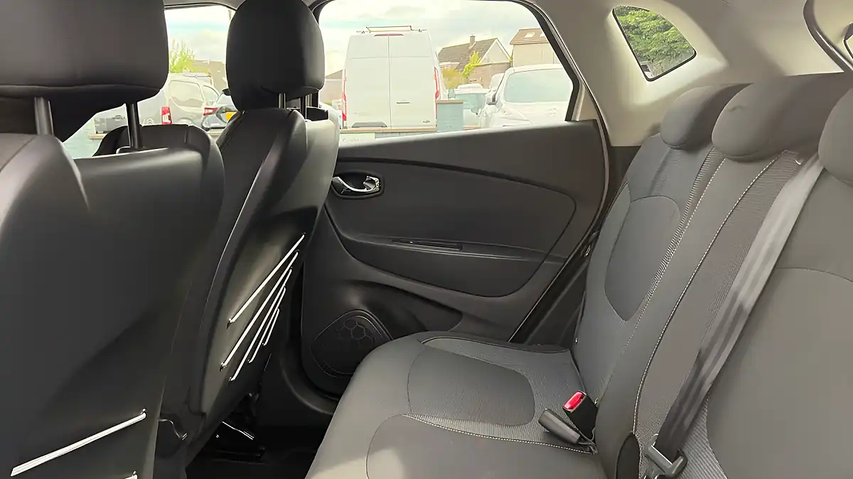 Used 2016 Renault Captur Dynamique Nav White - Interior and Exterior details 14