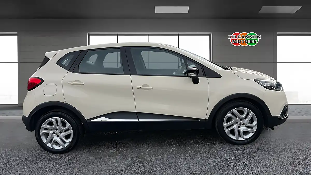 Used 2016 Renault Captur Dynamique Nav White - Interior and Exterior details 16