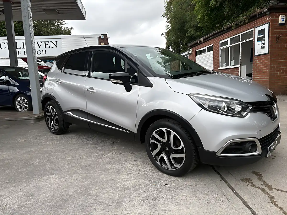 Used 2016 Renault Captur Dynamique S Nav Black - Interior and Exterior details 2