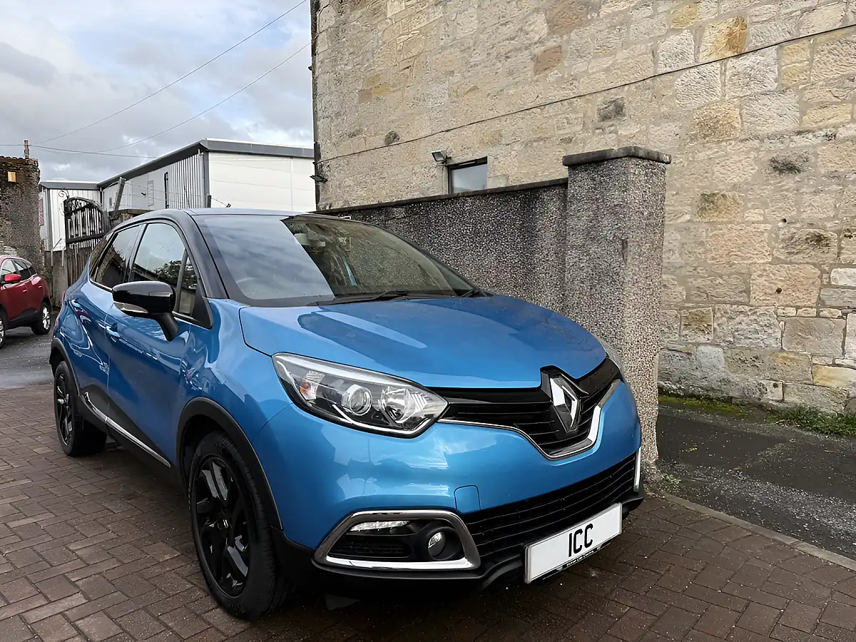 Used 2016 Renault Captur Dynamique S Nav Blue - Front View