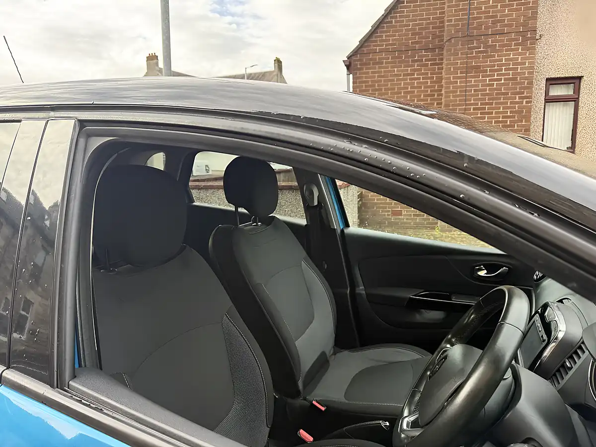 Used 2016 Renault Captur Dynamique S Nav Blue - Interior and Exterior details 12