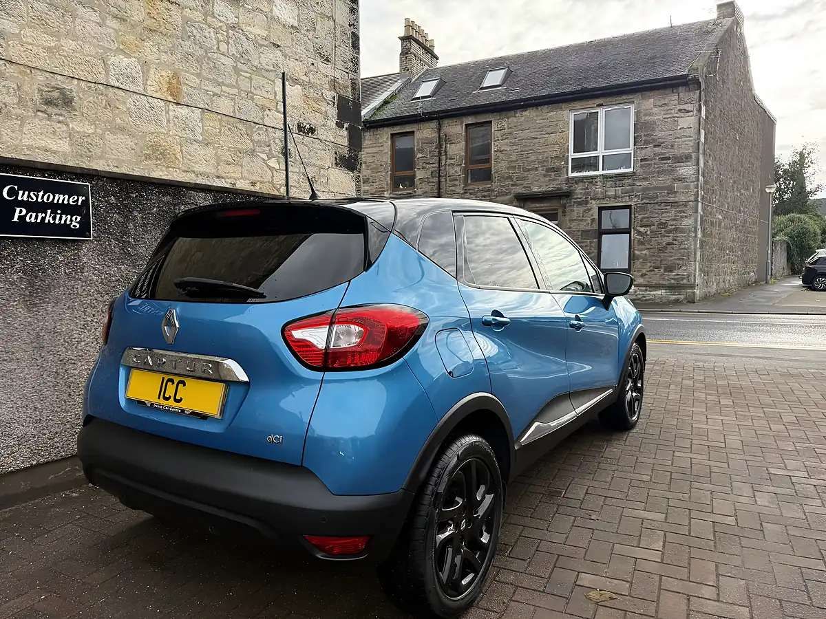 Used 2016 Renault Captur Dynamique S Nav Blue - Interior and Exterior details 4