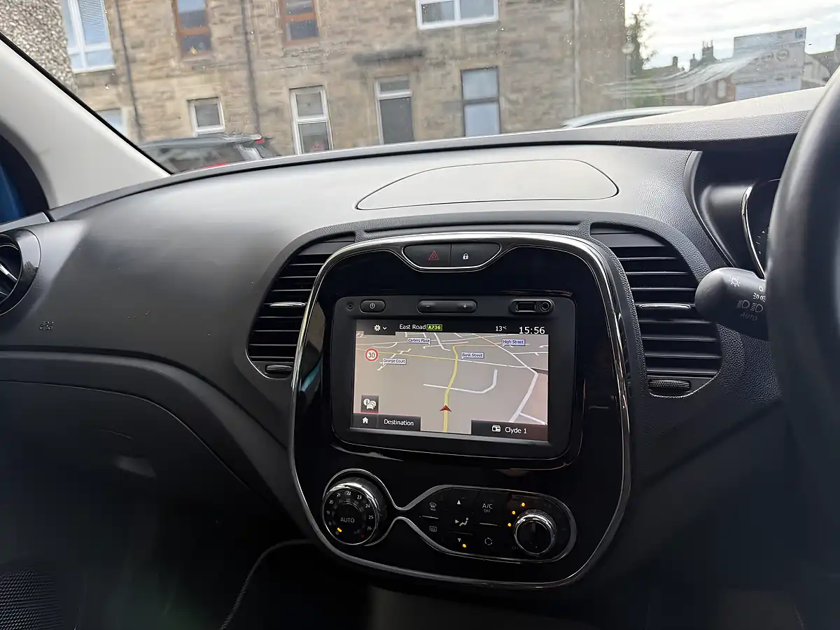 Used 2016 Renault Captur Dynamique S Nav Blue - Interior and Exterior details 8