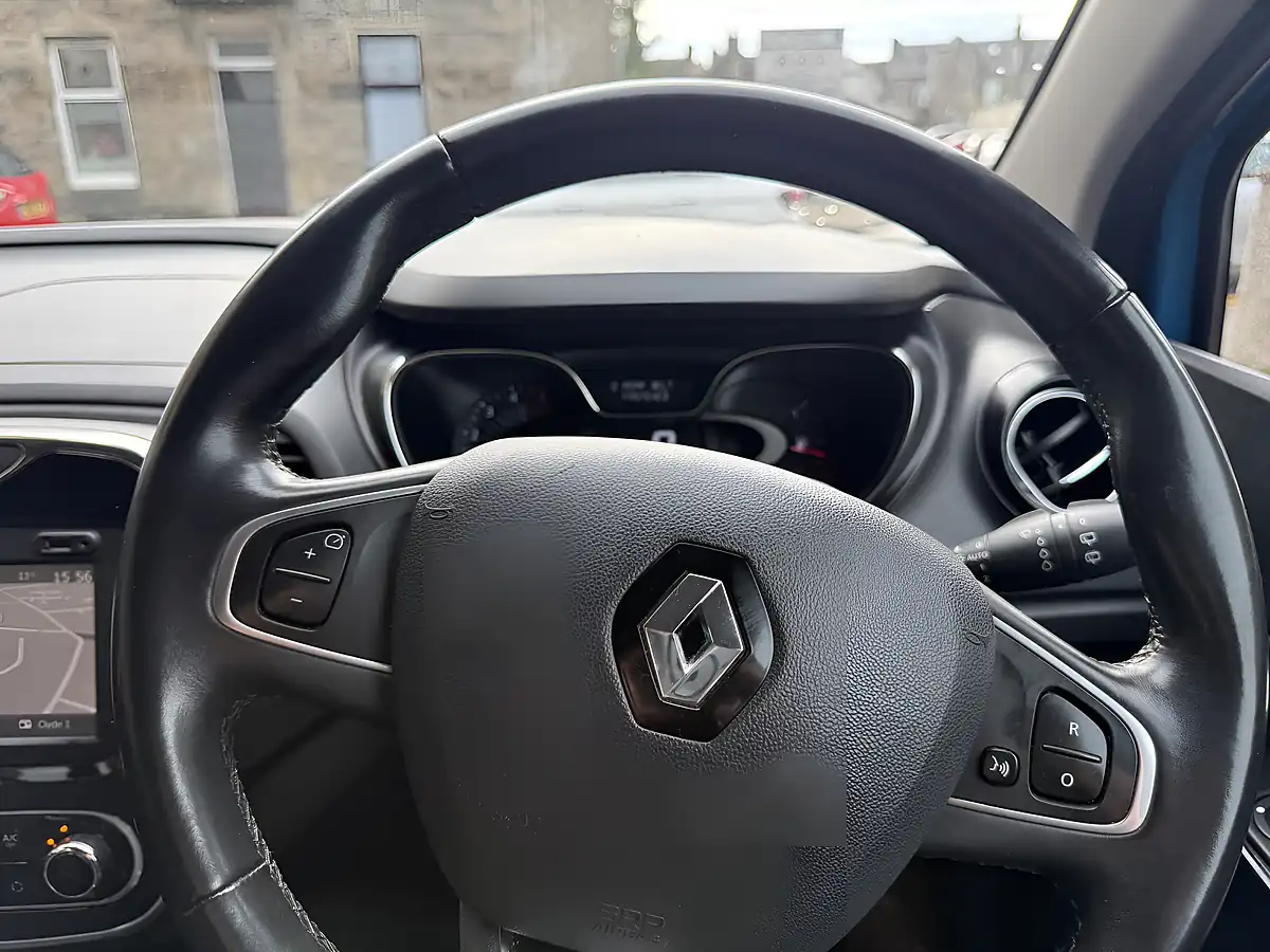 Used 2016 Renault Captur Dynamique S Nav Blue - Interior and Exterior details 9