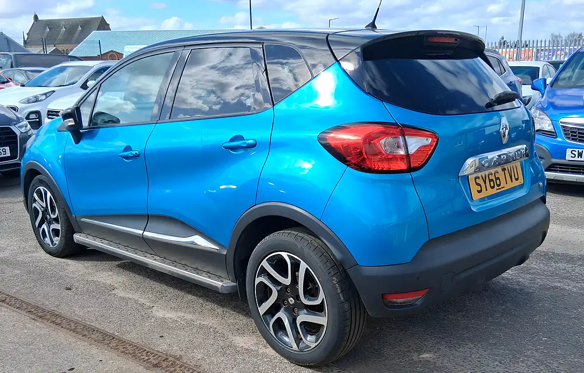 Used 2016 Renault Captur Dynamique S Nav Blue - Interior and Exterior details 5