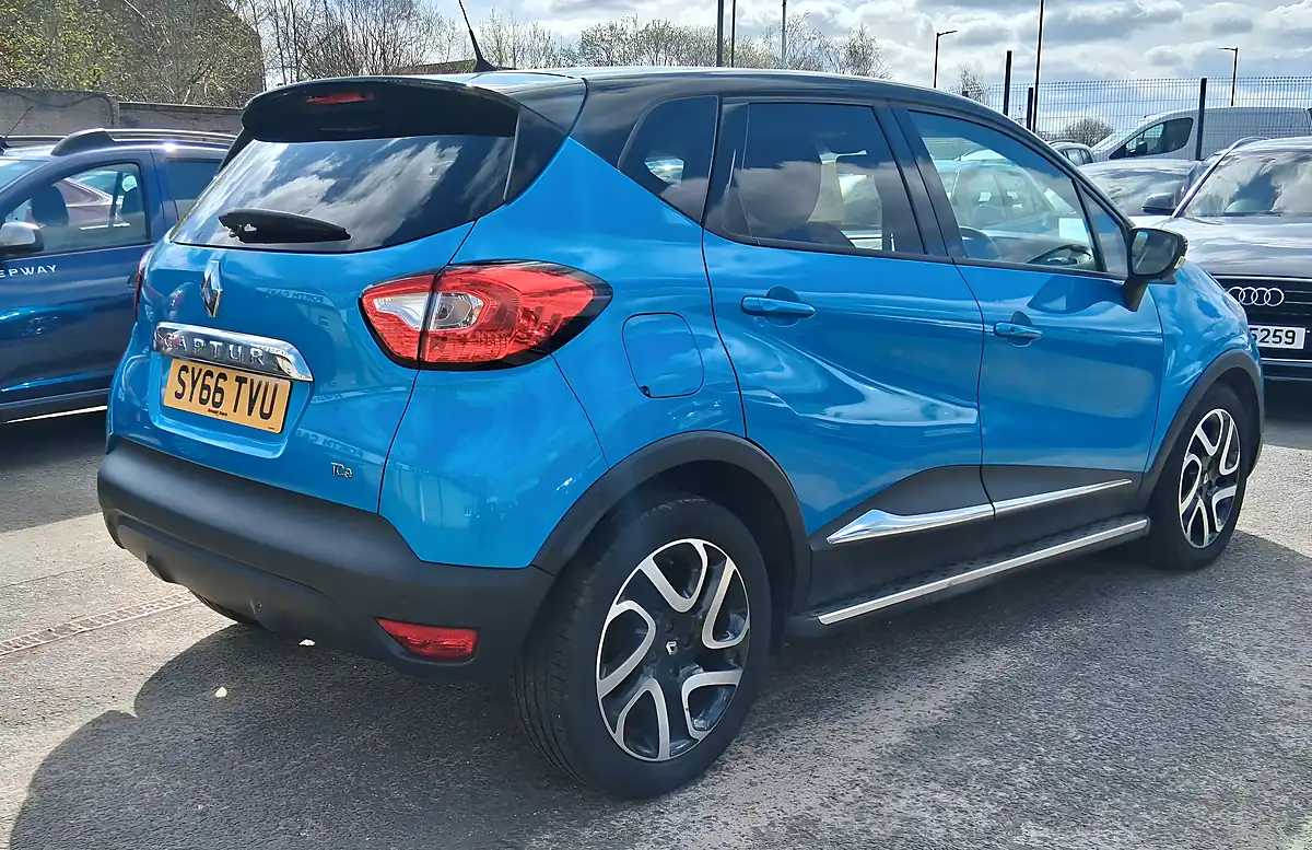 Used 2016 Renault Captur Dynamique S Nav Blue - Interior and Exterior details 7