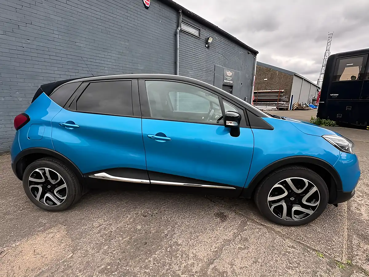 Used 2016 Renault Captur Dynamique S Nav Blue - Interior and Exterior details 14