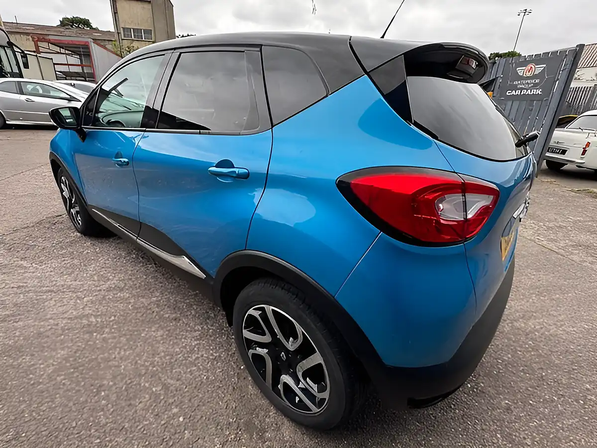 Used 2016 Renault Captur Dynamique S Nav Blue - Interior and Exterior details 16