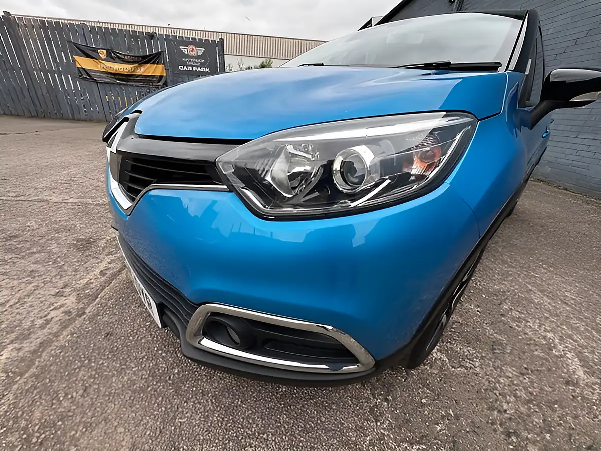 Used 2016 Renault Captur Dynamique S Nav Blue - Interior and Exterior details 19