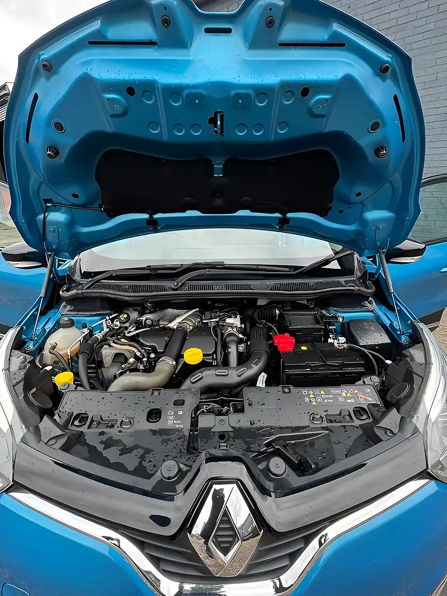 Used 2016 Renault Captur Dynamique S Nav Blue - Interior and Exterior details 3