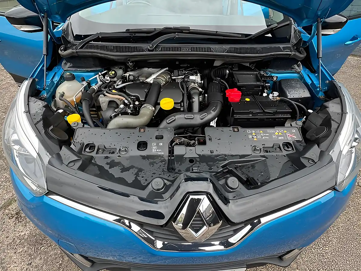 Used 2016 Renault Captur Dynamique S Nav Blue - Interior and Exterior details 4