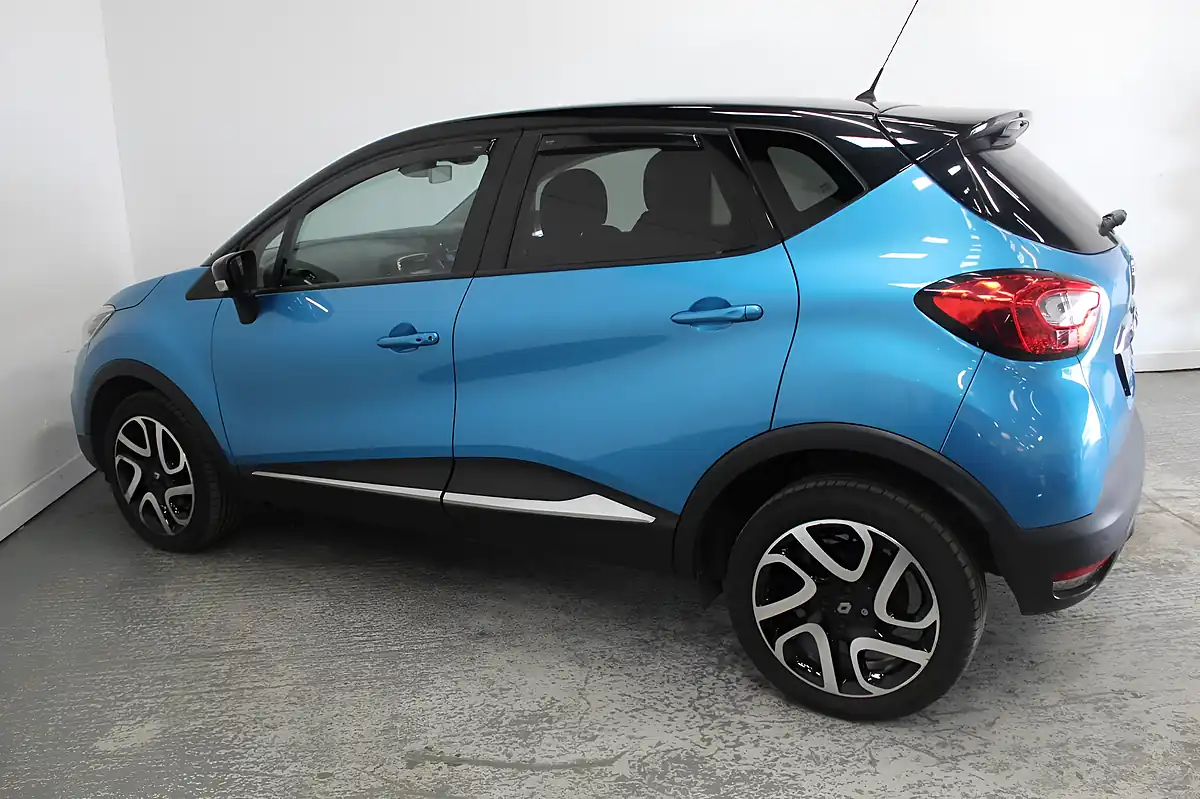 Used 2016 Renault Captur Dynamique S Nav Blue - Interior and Exterior details 8