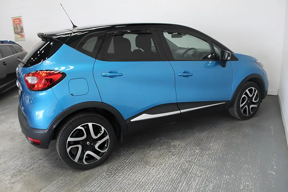 Used 2016 Renault Captur Dynamique S Nav Blue - Interior and Exterior details 9