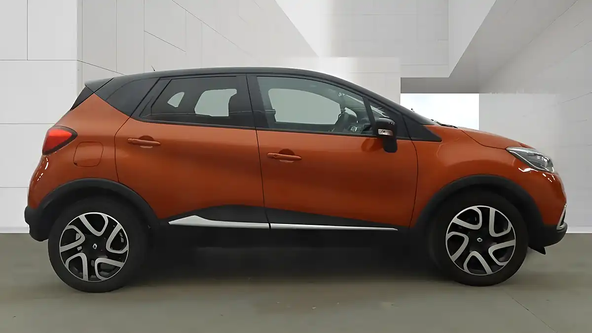 Used 2016 Renault Captur Dynamique S Nav Orange - Interior and Exterior details 11