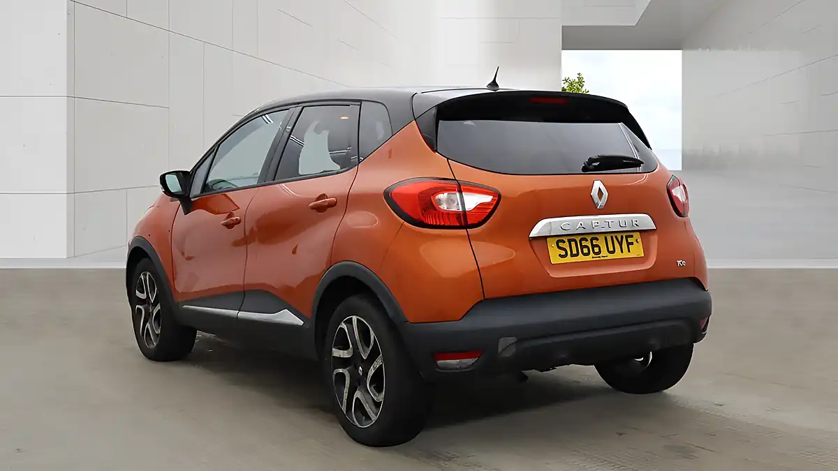 Used 2016 Renault Captur Dynamique S Nav Orange - Interior and Exterior details 3