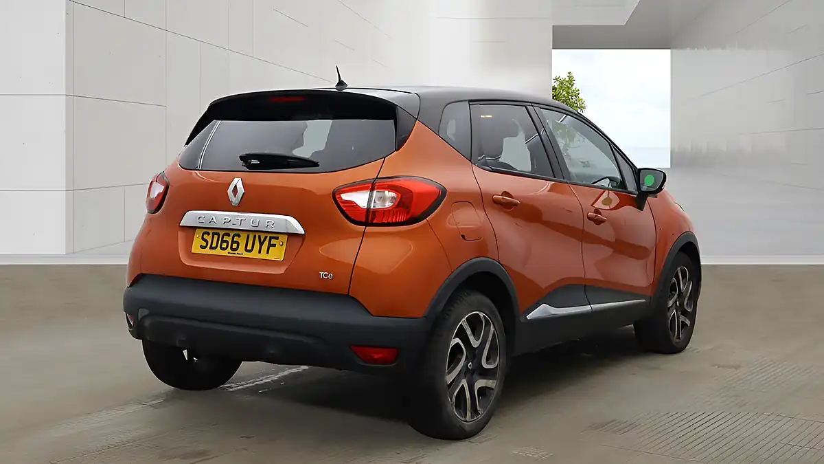 Used 2016 Renault Captur Dynamique S Nav Orange - Interior and Exterior details 4
