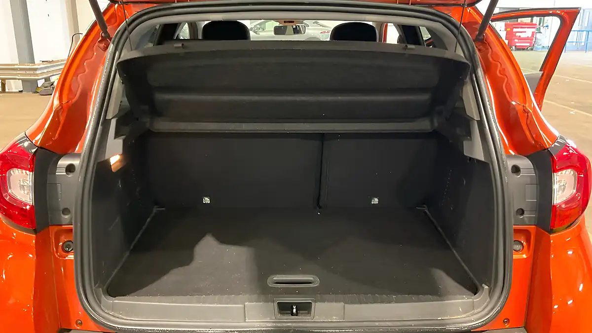 Used 2016 Renault Captur Dynamique S Nav Orange - Interior and Exterior details 7