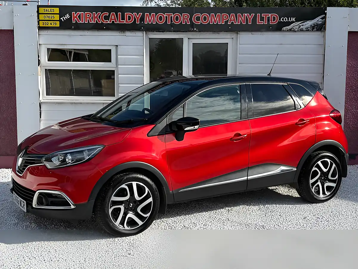 Used 2016 Renault Captur Dynamique S Nav Red - Front View