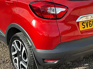 Used 2016 Renault Captur Dynamique S Nav Red - Interior and Exterior details 8