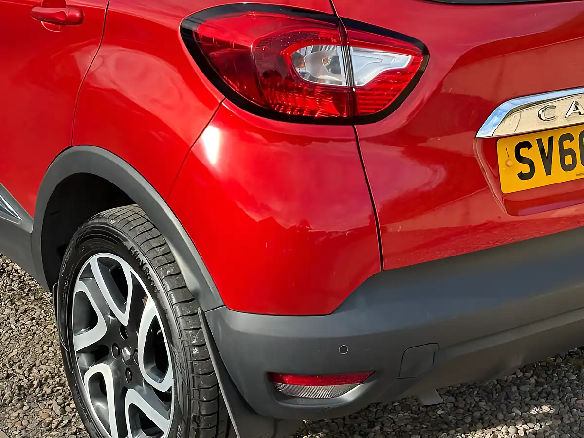Used 2016 Renault Captur Dynamique S Nav Red - Interior and Exterior details 8