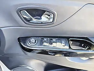 Used 2016 Renault Captur Dynamique S Nav Silver - Interior and Exterior details 14