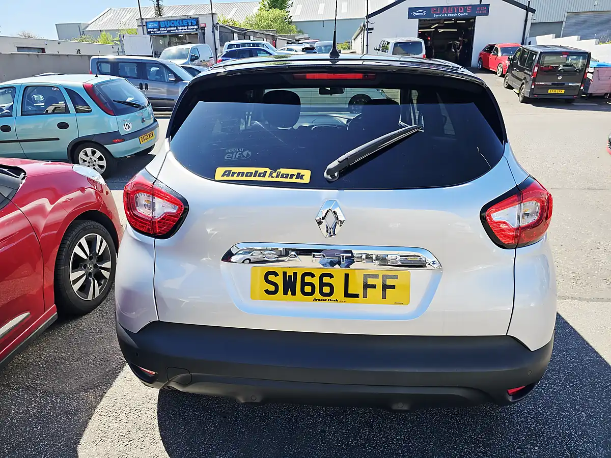 Used 2016 Renault Captur Dynamique S Nav Silver - Interior and Exterior details 4