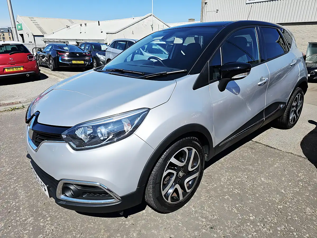 Used 2016 Renault Captur Dynamique S Nav Silver - Interior and Exterior details 6