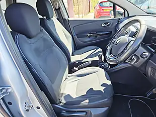 Used 2016 Renault Captur Dynamique S Nav Silver - Interior and Exterior details 9
