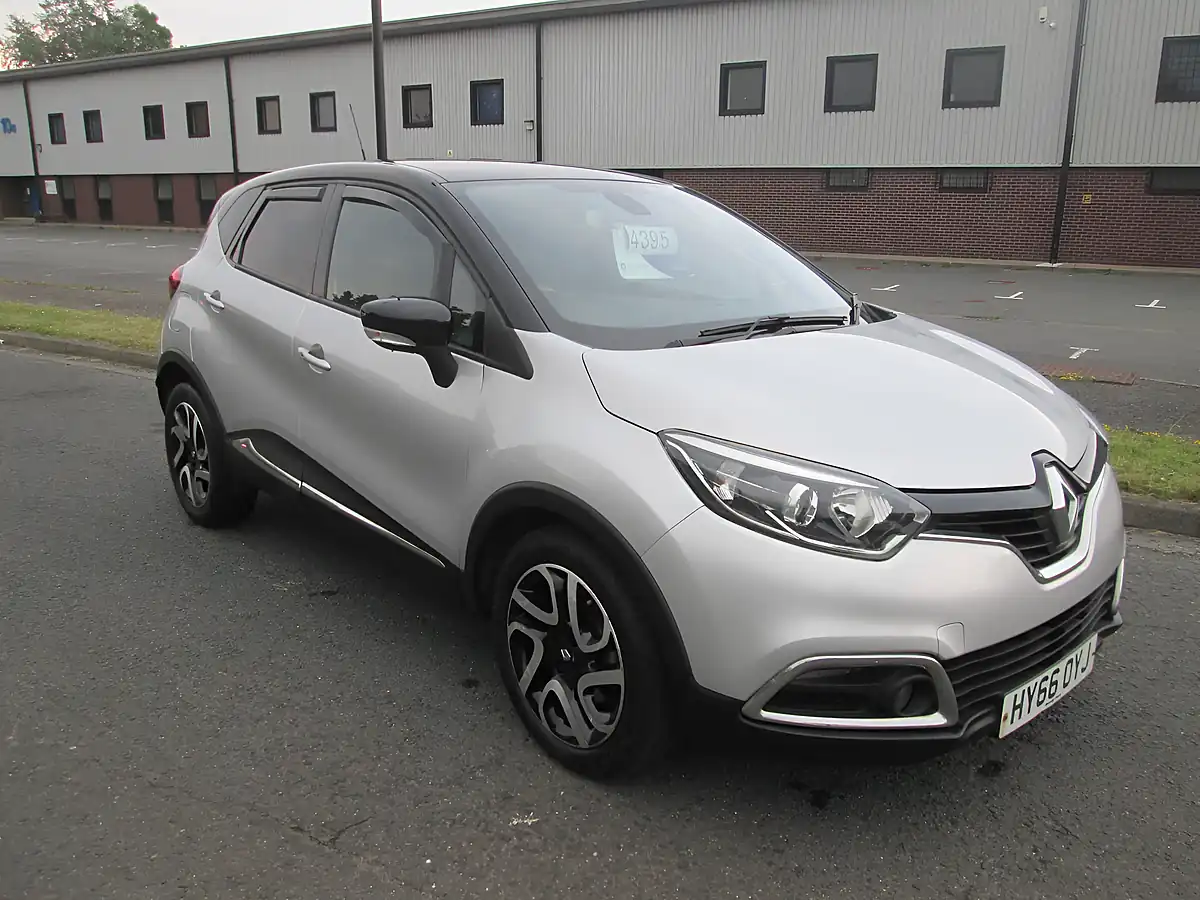Used 2016 Renault Captur Dynamique S Nav Silver - Interior and Exterior details 10