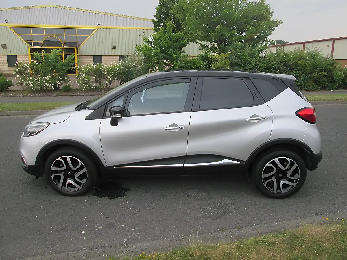 Used 2016 Renault Captur Dynamique S Nav Silver - Interior and Exterior details 2