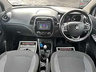 Used 2016 Renault Captur Dynamique S Nav Silver - Interior and Exterior details 11