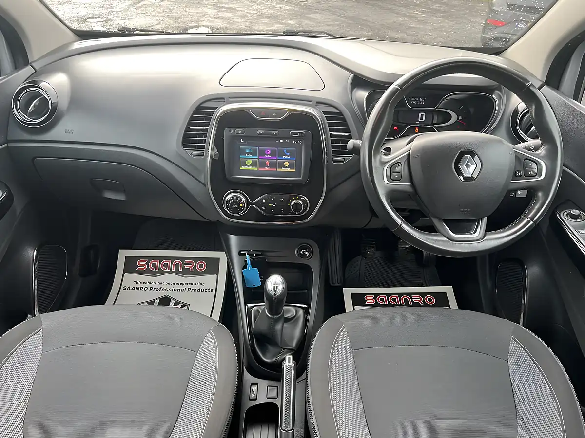 Used 2016 Renault Captur Dynamique S Nav Silver - Interior and Exterior details 11