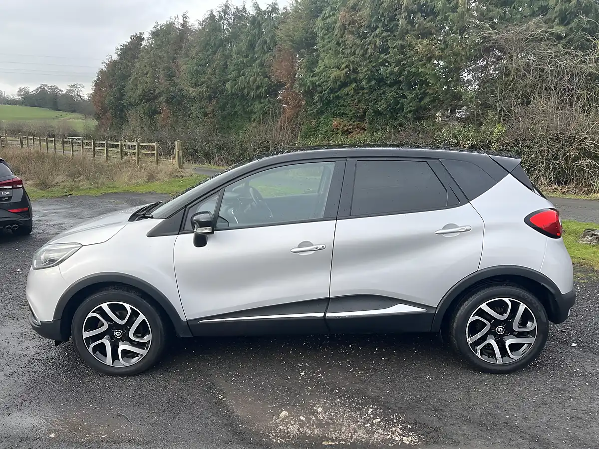 Used 2016 Renault Captur Dynamique S Nav Silver - Interior and Exterior details 2