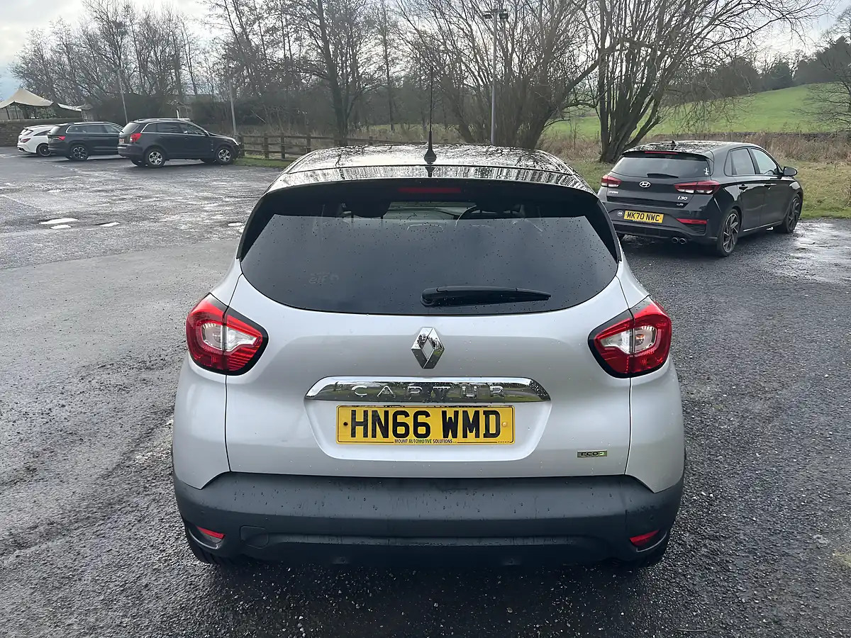 Used 2016 Renault Captur Dynamique S Nav Silver - Interior and Exterior details 4