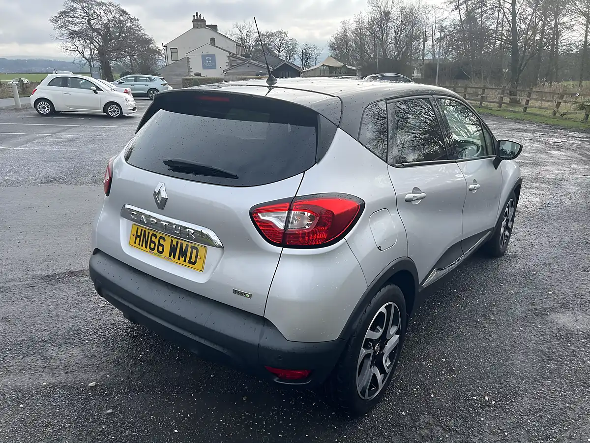 Used 2016 Renault Captur Dynamique S Nav Silver - Interior and Exterior details 5