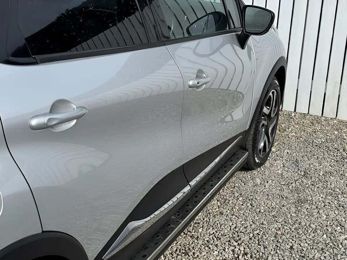 Used 2016 Renault Captur Dynamique S Nav Silver - Interior and Exterior details 9