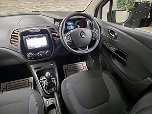 Used 2016 Renault Captur Dynamique S Nav Silver - Interior and Exterior details 17