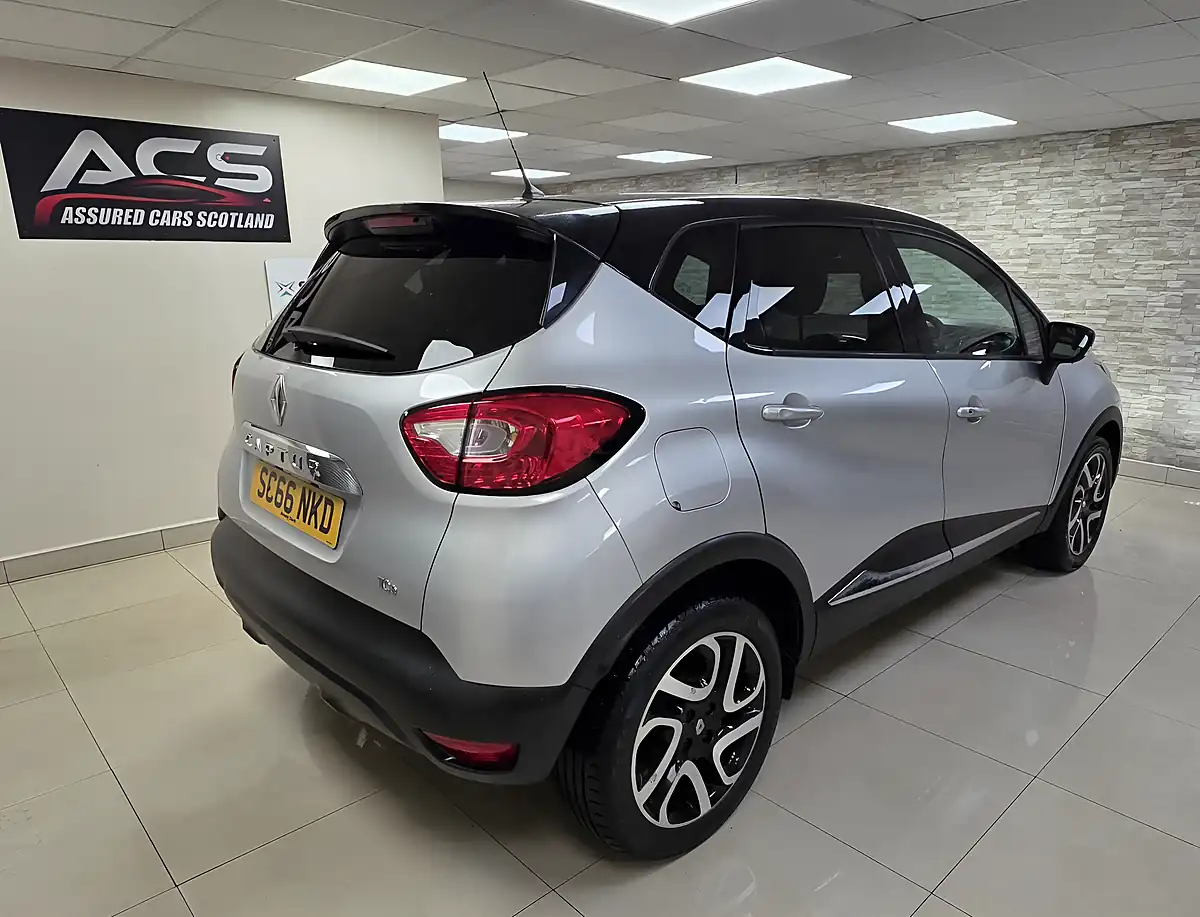 Used 2016 Renault Captur Dynamique S Nav Silver - Interior and Exterior details 4